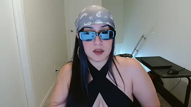 Snapshot of Sassy_Latina chatting on 10-04-25, 07:34 Sassy Latina online show from 10-04-25, 07:34