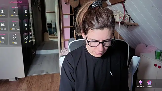 Lina lou4 online show from 04-25-26, 03:42