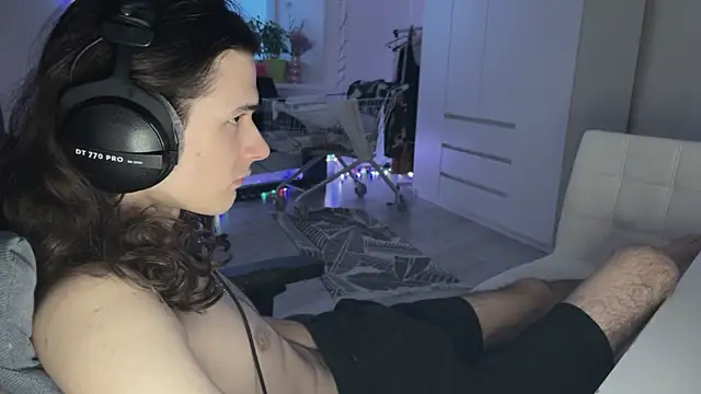 CandyChell online show from 02-25-26, 01:54