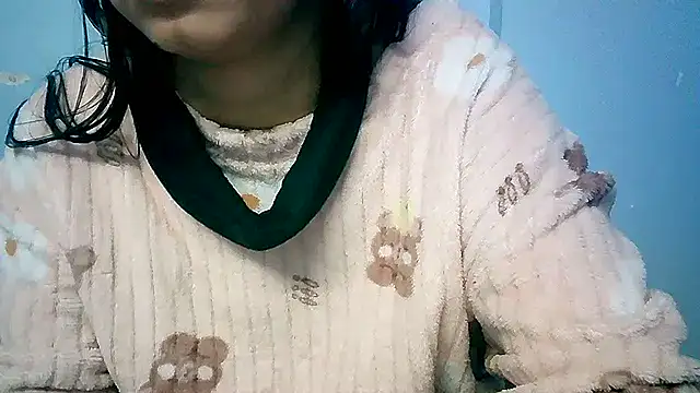 Snapshot of lovelydesi21 chatting on 12-20-24, 07:39 lovelydesi21 online show from 12-20-24, 07:39