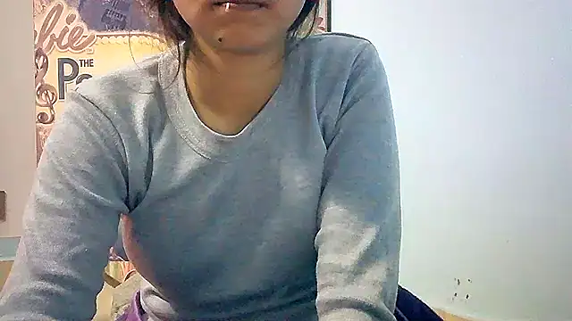 Snapshot of lovelydesi21 chatting on 01-10-25, 02:34 lovelydesi21 online show from 01-10-25, 02:34