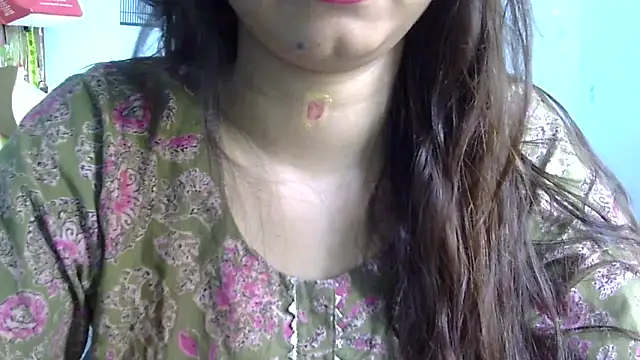 Snapshot of lovelydesi21 chatting on 09-22-25, 06:59 lovelydesi21 online show from 09-22-25, 06:59