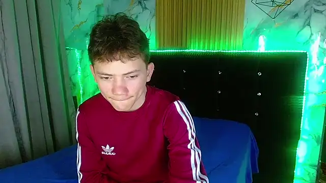 Snapshot of cruz_dante chatting on 03-14-26, 08:03 cruz dante online show from 03-14-26, 08:03