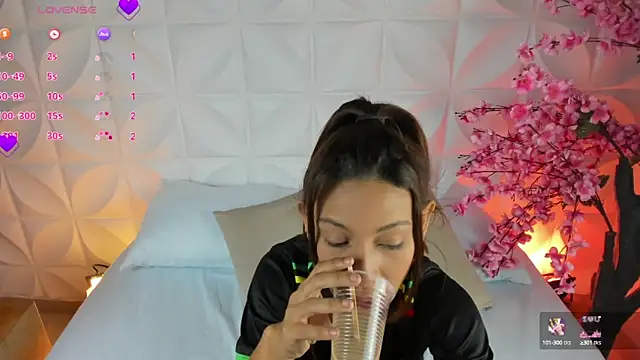 cora 22 online show from 03-15-25, 12:45