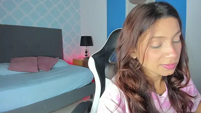 cora 22 online show from 09-09-25, 12:48