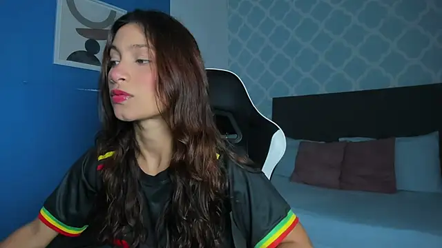 cora 22 online show from 10-01-25, 12:44