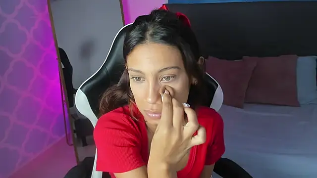 cora 22 online show from 10-23-25, 12:37