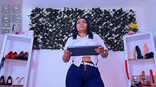 louise nails online show from 03-15-26, 02:56