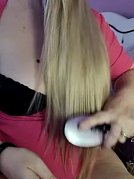 VictoriaMiami online show from 10-11-25, 11:31