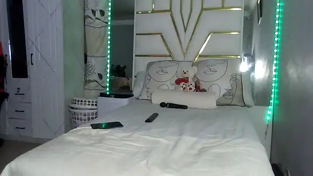 SexyyNana online show from 10-17-25, 11:29