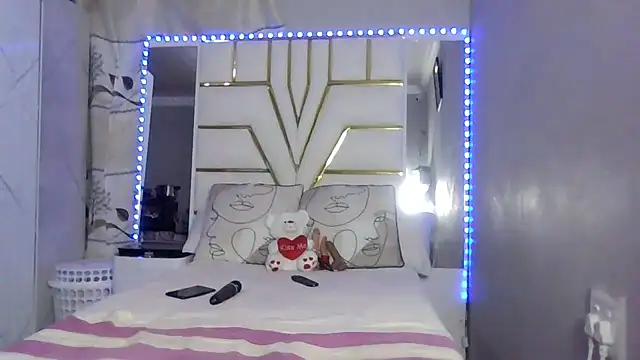 SexyyNana online show from 10-31-25, 07:48