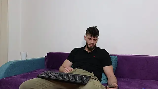 Snapshot of TheTopAlex chatting on 03-10-25, 03:45 TheTopAlex online show from 03-10-25, 03:45