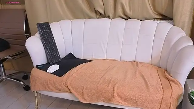 Snapshot of TheTopAlex chatting on 10-22-25, 02:34 TheTopAlex online show from 10-22-25, 02:34