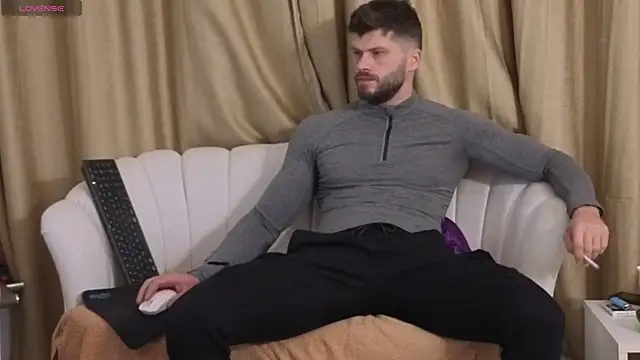 Snapshot of TheTopAlex chatting on 10-31-25, 03:51 TheTopAlex online show from 10-31-25, 03:51