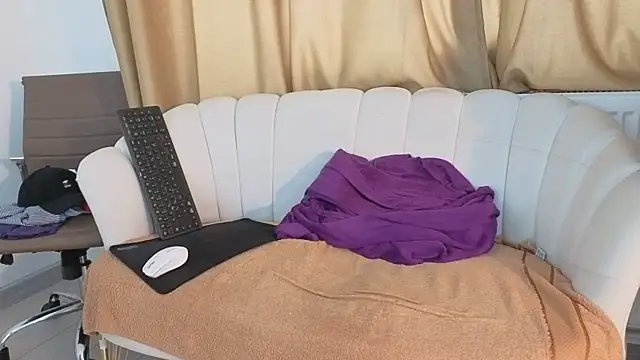 Snapshot of TheTopAlex chatting on 11-05-25, 07:41 TheTopAlex online show from 11-05-25, 07:41