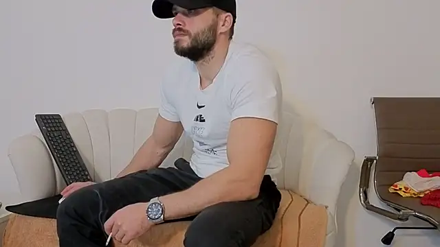 Snapshot of TheTopAlex chatting on 11-14-25, 04:22 TheTopAlex online show from 11-14-25, 04:22