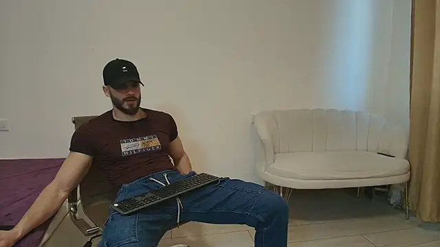 Snapshot of TheTopAlex chatting on 02-25-26, 07:18 TheTopAlex online show from 02-25-26, 07:18