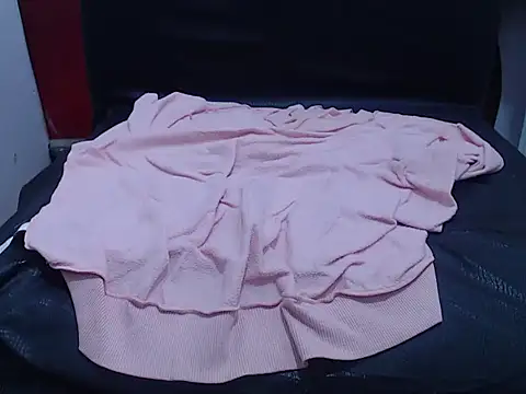 Laura hottt online show from 10-26-25, 05:19