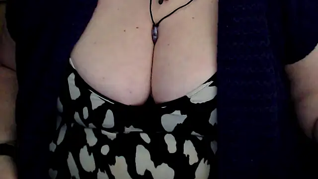 Snapshot of mayasmith chatting on 05-12-26, 06:43 mayasmith online show from 05-12-26, 06:43