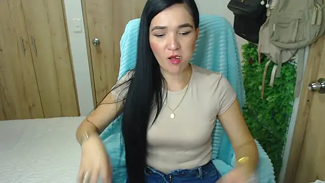 Snapshot of Neerea chatting on 03-15-26, 01:55 Neerea online show from 03-15-26, 01:55