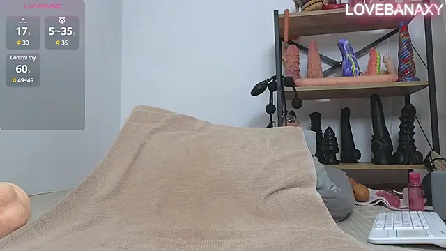 Love-Banaxy online show from 01-30-25, 11:44