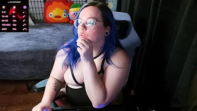 Snapshot of KiraSpitQueen chatting on 01-31-25, 05:19 KiraSpitQueen online show from 01-31-25, 05:19