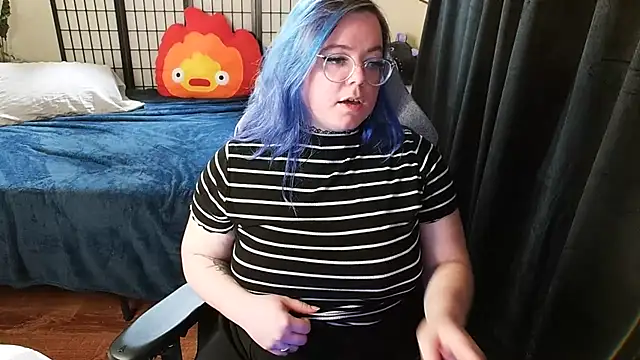 Snapshot of KiraSpitQueen chatting on 03-23-25, 01:42 KiraSpitQueen online show from 03-23-25, 01:42