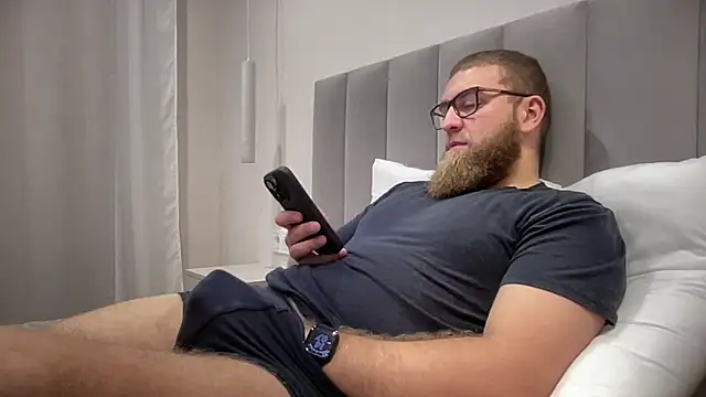 Bear bear  online show from 10-25-25, 11:07