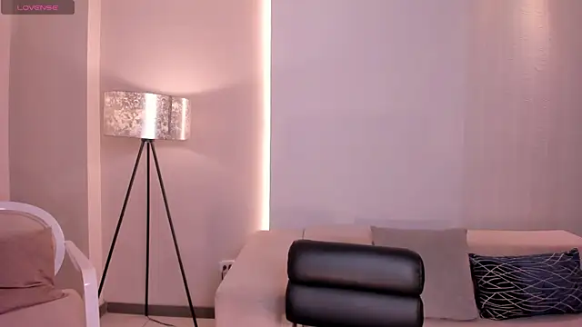 JuanitaClay online show from 09-10-25, 12:27