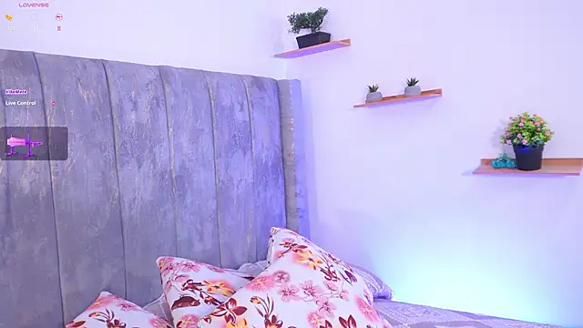 lara giraldo online show from 09-18-25, 12:51