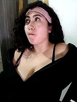 Snapshot of francesca_baker1007 chatting on 02-02-25, 09:45 francesca baker1007 online show from 02-02-25, 09:45