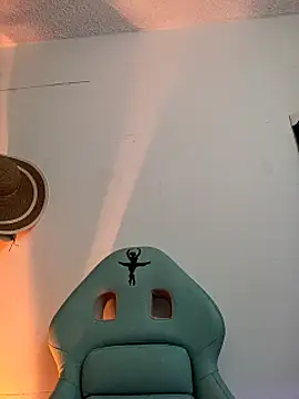 Snapshot of francesca_baker1007 chatting on 02-16-25, 03:58 francesca baker1007 online show from 02-16-25, 03:58