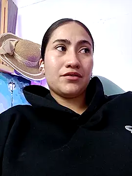 Snapshot of francesca_baker1007 chatting on 02-20-25, 03:12 francesca baker1007 online show from 02-20-25, 03:12