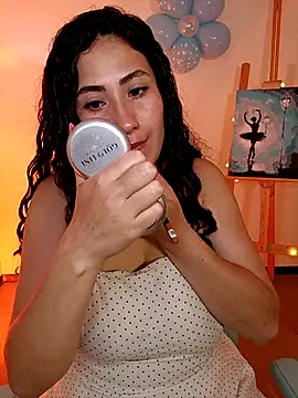 Snapshot of francesca_baker1007 chatting on 10-05-25, 01:37 francesca baker1007 online show from 10-05-25, 01:37