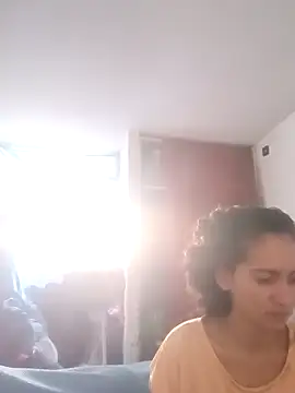 Snapshot of valeriaswang_Lucas chatting on 10-15-25, 01:00 valeriaswang Lucas online show from 10-15-25, 01:00