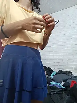 Snapshot of valeriaswang_Lucas chatting on 12-21-25, 07:10 valeriaswang Lucas online show from 12-21-25, 07:10