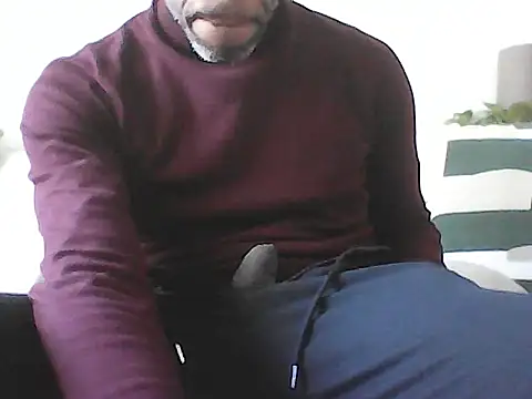 Snapshot of Malcomvs97 chatting on 03-08-26, 12:53 Malcomvs97 online show from 03-08-26, 12:53