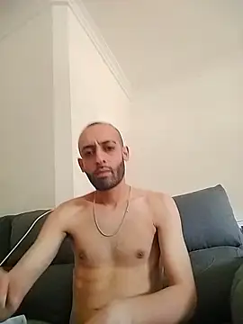 TuuMorenazo27 online show from 06-18-26, 10:19