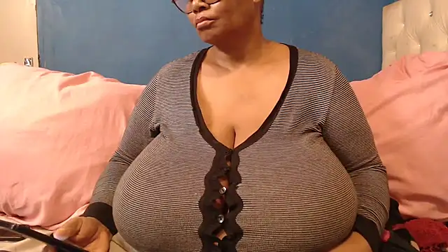 CUTEFIRMMELONSS online show from 10-07-25, 05:26