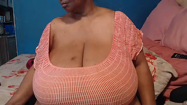 CUTEFIRMMELONSS online show from 10-10-25, 12:48