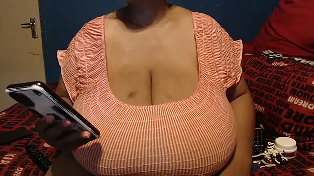 CUTEFIRMMELONSS online show from 10-30-25, 09:04