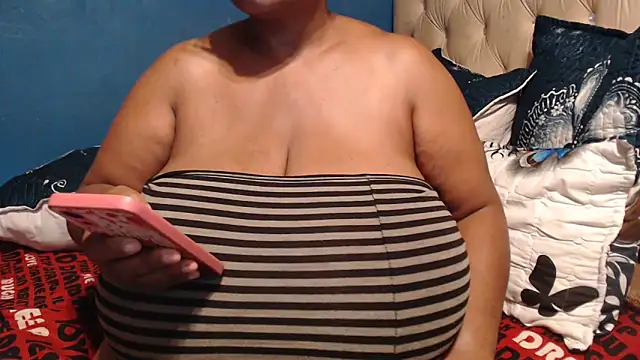 CUTEFIRMMELONSS online show from 03-04-26, 03:23