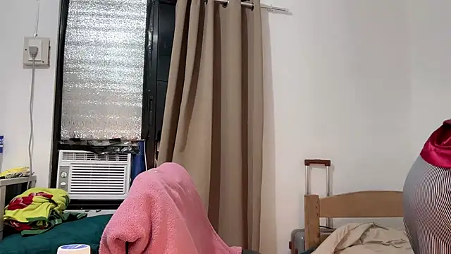 ehotlovea  online show from 03-04-26, 09:48