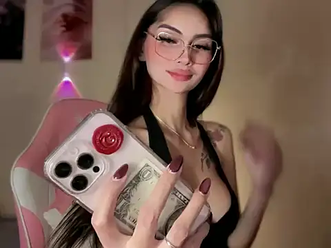 ehotlovea  online show from 06-25-26, 04:55