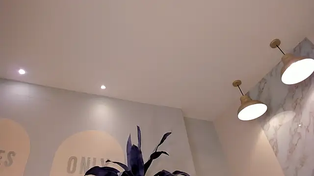 Snapshot of MariamRivera_ chatting on 02-18-25, 10:05 MariamRivera online show from 02-18-25, 10:05