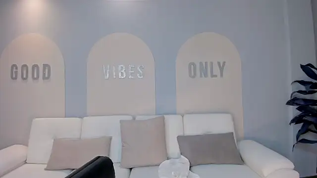 Snapshot of MariamRivera_ chatting on 03-01-25, 10:34 MariamRivera online show from 03-01-25, 10:34