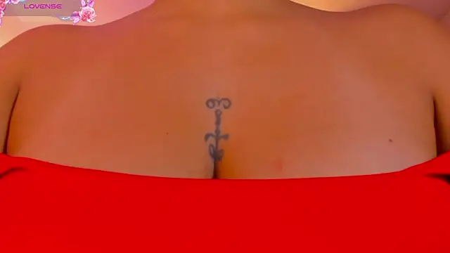 Snapshot of MariamRivera_ chatting on 10-08-25, 02:31 MariamRivera online show from 10-08-25, 02:31