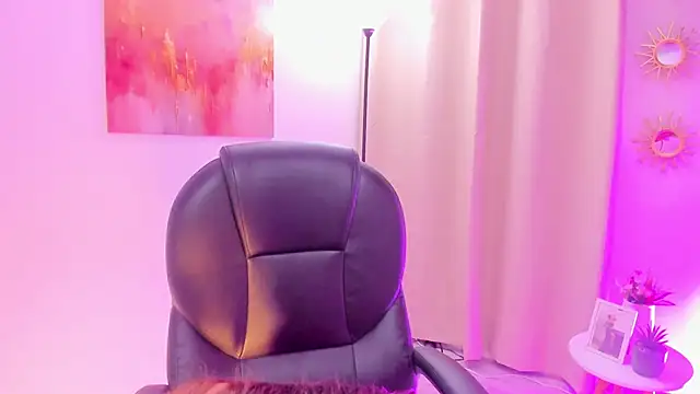 Snapshot of MariamRivera_ chatting on 03-12-26, 11:33 MariamRivera online show from 03-12-26, 11:33