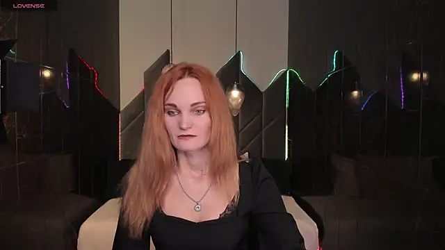 SaraSubtlety online show from 11-14-25, 01:32