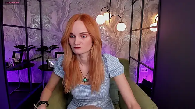 Snapshot of SaraSubtlety chatting on 11-28-25, 01:25 SaraSubtlety online show from 11-28-25, 01:25